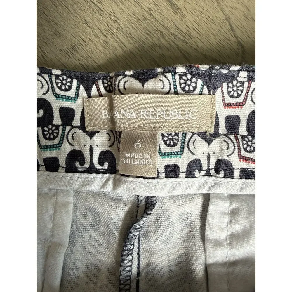 Banana Republic Women’s Elephant Print Shorts Flat Front White/Navy Size 6